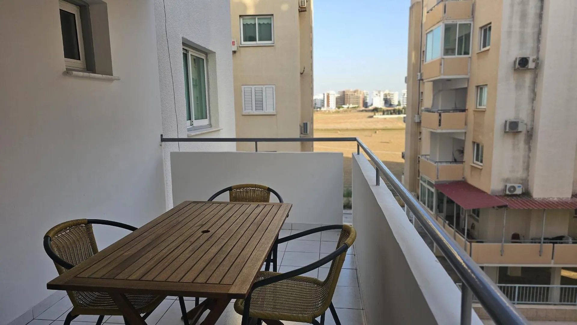 Stay Miracle Apartment Lárnaca Chipre