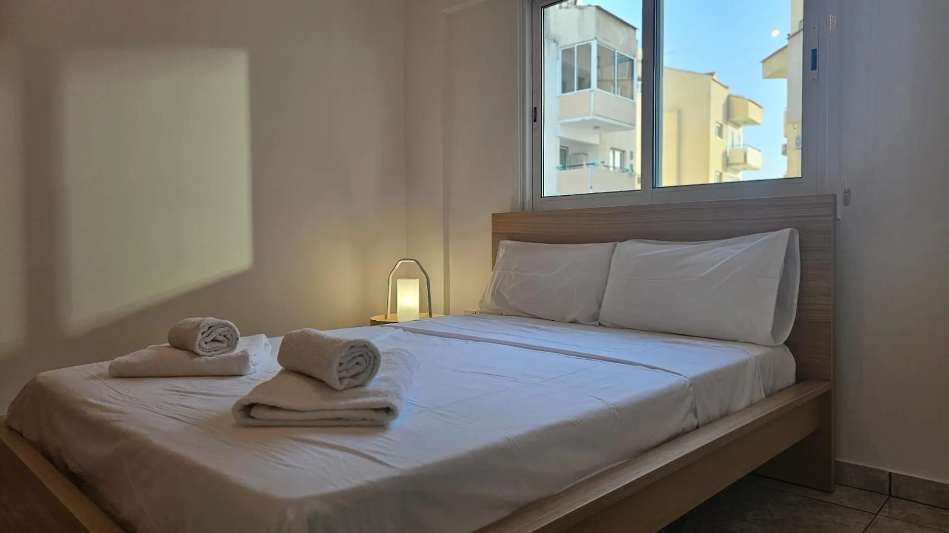 Stay Miracle Apartment Lárnaca 0*,