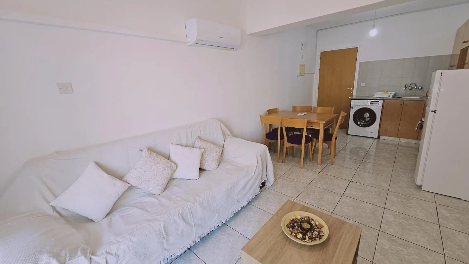 Stay Miracle Apartment Lárnaca